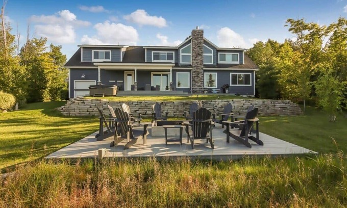 Maple City House | Bear Feet Retreat Sum