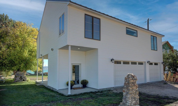 Dingle House | Bear Lake Fox Farm Guest House