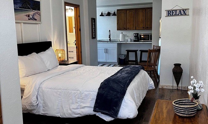Paris Apartment | Bear Lake Private Suite-Sleeps 5-Historic Paris