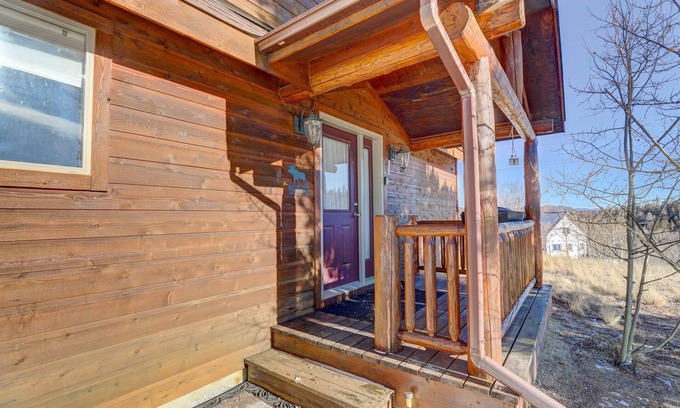 Indian Mountain Cabin | Bear Ridge | Como Alpine Cabin | Pet Friendly Home