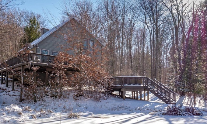Old Timberline House | Bear Run - 279 Ridge RoadnnBear Run - Lake Access, Pet Friendly, Hot Tub, Private Lot