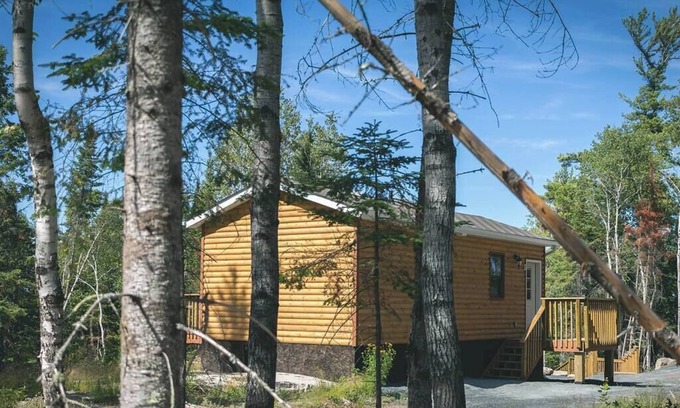 Kenora Cabin | Bear's Den Cabin - Lakewood Park Cabins