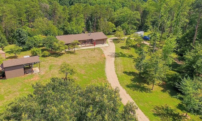 Bumpass House | Bear Tree Waterfront Retreat on Lake Anna - 2 Lvl. Home w/Boathouse & Gazebo