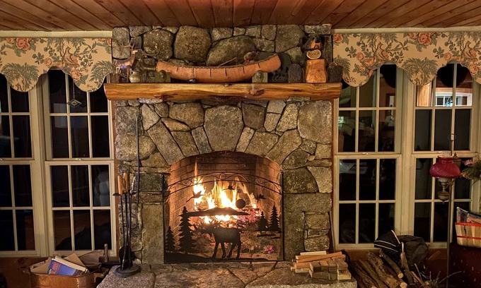 West Ossipee House | Bearcamp Riverfront Dream Hot Tub Storybook Setting #BearcampBungalow