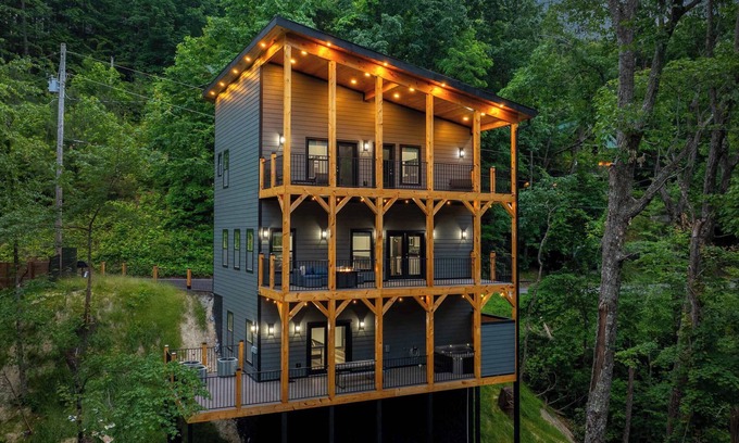 Chalet Village Cabin | Bearfoot Getaway - New! Lux Cabin, Hot Tub, Pool