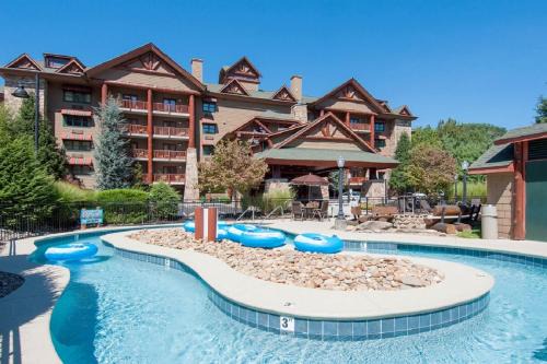 Gatlinburg Hotel | Bearskin Lodge on the River