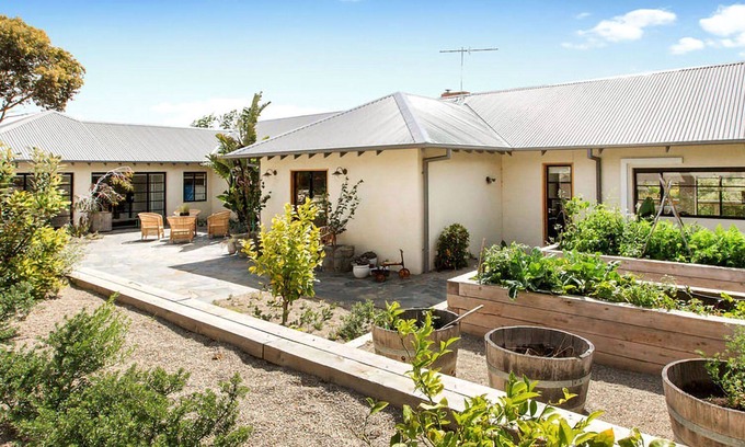 McCrae Other | Beatrice - McCrae (Mornington Peninsula)