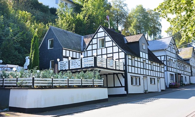 Oberkirchen Apartment | Beautiful holiday home near the ski area