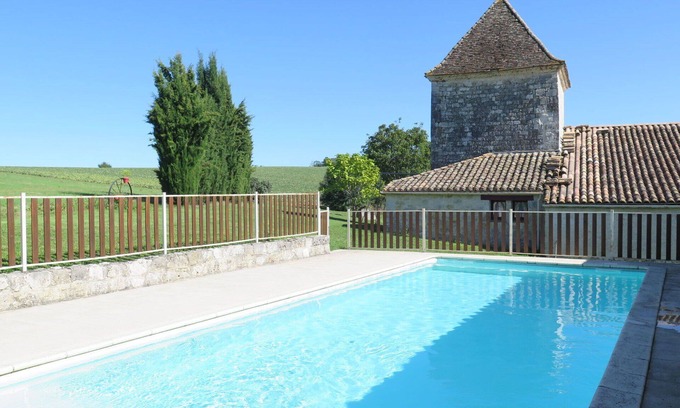 Dondas Villa | Beautiful apartment in villa for 6 guests with pool, TV, terrace, panoramic view and parking
