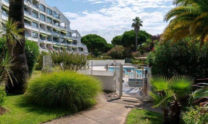 La Petite Motte Apartment | Beau Studio de 34 m2 Piscine et Pataugeoire, Place de Parking Privée
