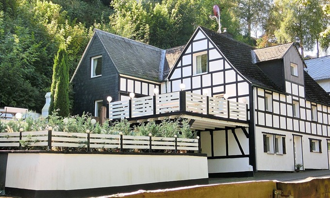 Oberkirchen Apartment | Beautiful holiday home near the ski area