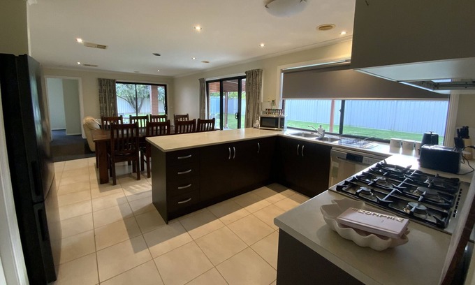 Shepparton South House | Beaut family stay on Boyd: Pets Welcome