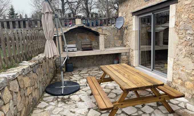 Saint-Pierre-des-Tripiers House | Beautiful Caussenarde house on the Causse Méjean Lozère