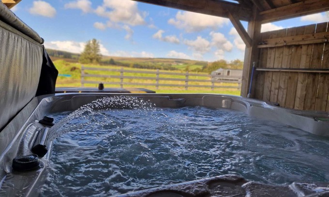 Coleraine Other | Beautiful countryside house with hot tub