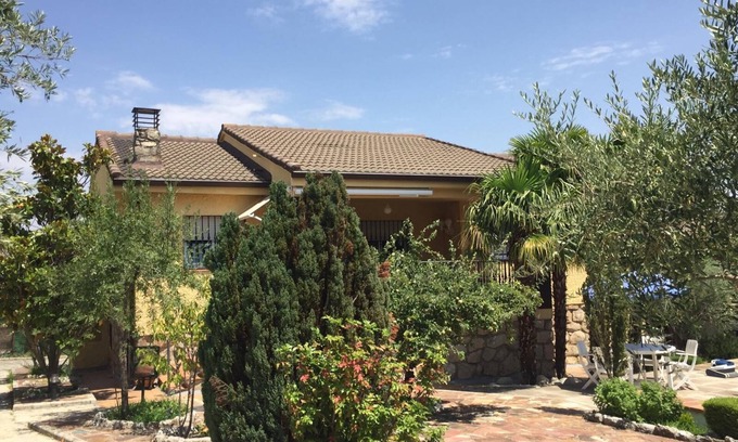 Cabanillas de la Sierra Ski Chalet | Beautiful villa in the northern mountains of Madrid