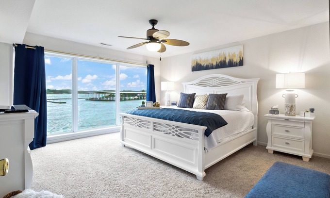 Village of Four Seasons Condo | Beautiful Lakefront Condo - 2 Master Suites and Queen Sofa Bed