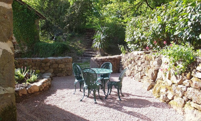 Saint-Saud-Lacoussiere Cottage | Beautiful cottage in Picturesque Rural Location close to local amenities