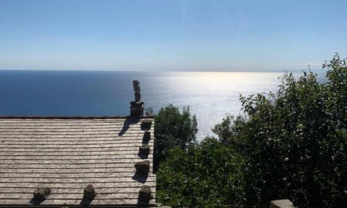 Vernazza Apartment | Beautiful house with sea view terrace, private parking , on the n 5 Terre hills