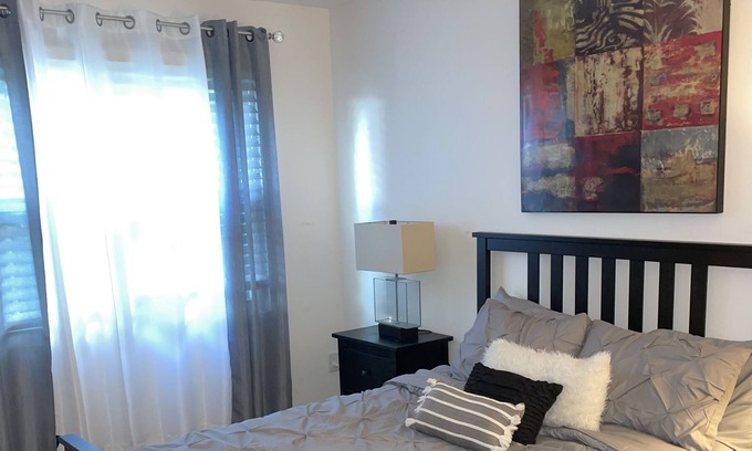 Hicksville Apartment | Beautiful 1 bedroom near everything!