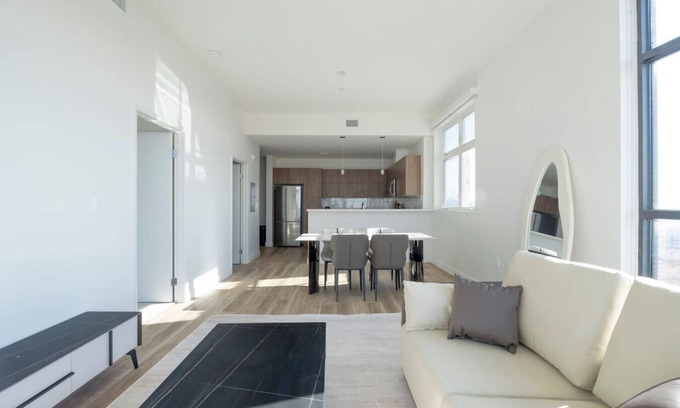 Koreatown Apartment | Beautiful 1BR in K-town w/Balcony (ID113)