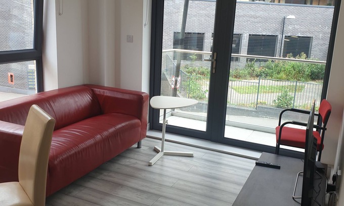 Coulsdon East Apartment | Beautiful 2 bed | 2 bathroom cosy apartment