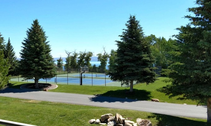 Harbor Village Condo | Beautiful 2 Bedroom Tennis View Condo 201