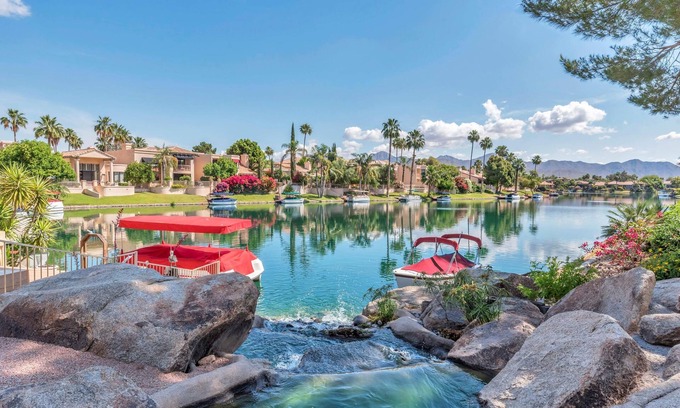 Scottsdale Ranch Condo | Beautiful, 2 Bedroom Lake Front Condo in The Scottsdale Bay Club