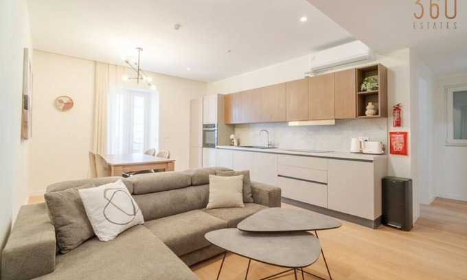 Il-Balluta Apartment | Beautiful 2BR designer home w/WIFI in St Julians