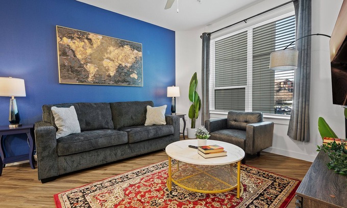 Riverside Apartment | Beautiful 2BR in Riverside 6275
