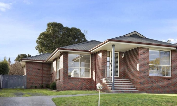 Clifton Springs House | Beautiful 3 bedroom house with Corio Bay view at heart of Clifton Springs