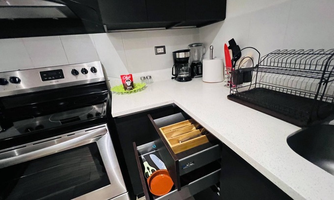 Zona 11 Apartment | Beautiful 3-bedroom apartment near airport