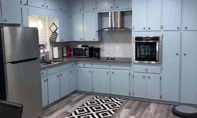 Forest Park House | Beautiful 3-Bedroom, Relaxing Stay in Morrow