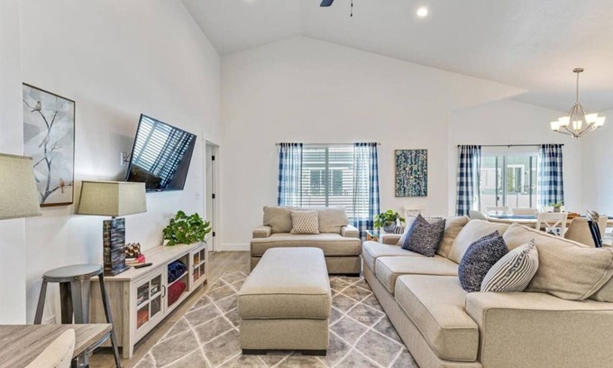 Orem House | Beautiful 3 bedrooms w/Waffles and Pets Welcome!