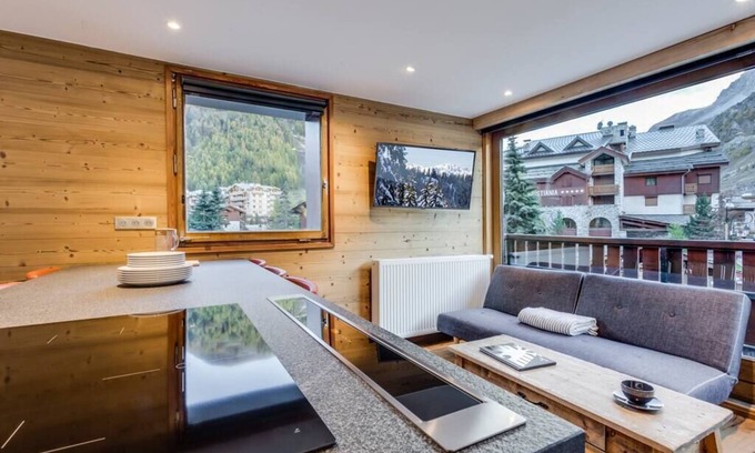 Val-d'Isere Apartment | Beautiful 3 room apartment, 50m from ski slopes, RESIDENCE CROIX DU SUD