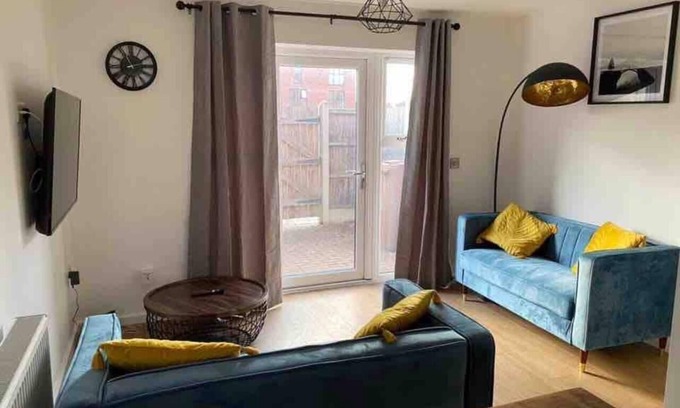 Lincoln House | Beautiful 4-Bed House in Lincoln- close to Centre