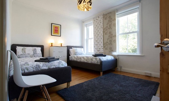 Harrogate City Centre House | Beautiful 4 bed Townhouse - Central Harrogate/HIC!