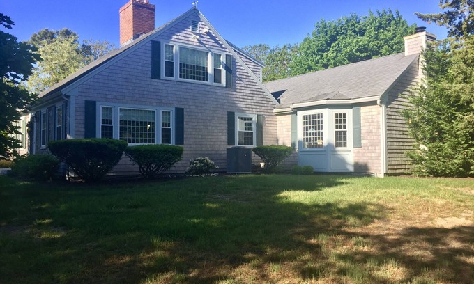 East Dennis House | Beautiful 4 Bedroom Home with Central A/C near Sea Street Beach