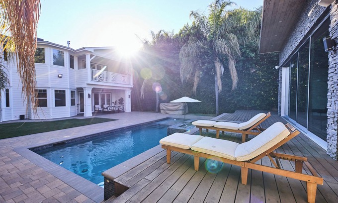 Little Armenia House | Beautiful 5 bedroom house in Los Angeles
