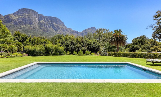 Bishopscourt House | Beautiful 5 bedroom Bishopscourt