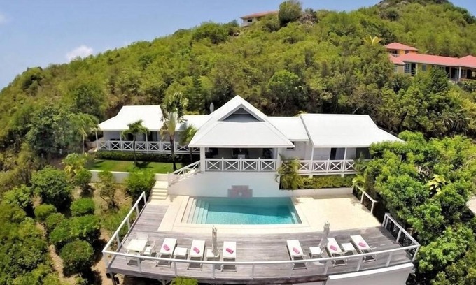 Vitet Villa | Beautiful Abby Luxury villa