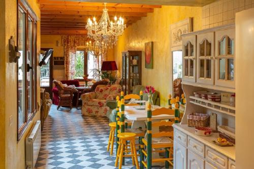 Castronuno House | Beautiful Alamedas - Una Casa Rural con una Historia Única