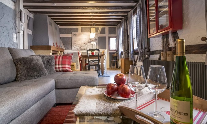 Ribeauville Apartment | Beautiful Alsatian gîte, Les Marchands in the center of Ribeauvillé in Alsace