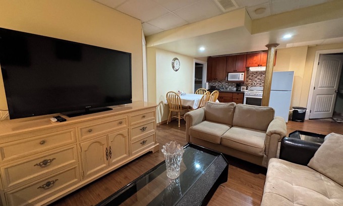 Chestermere Apartment | Beautiful and spacious lower unit