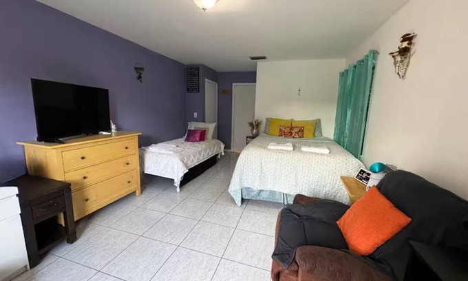Homestead Bed & Breakfast | Beautiful and spacious room Homestead FL