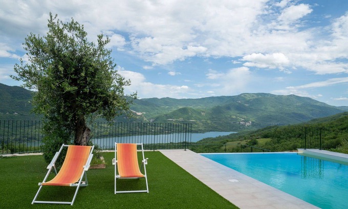 Villa Santa Maria Apartment | Beautiful apartment for 4 people with pool, WIFI, A/C, TV, balcony, pets allowed and parking
