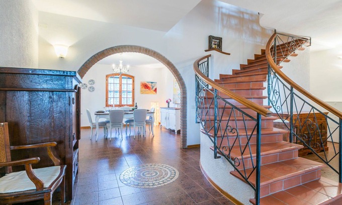 Casale Marittimo Apartment | Beautiful apartment for 12 guests with WIFI, A/C, private pool, TV, patio and pets allowed