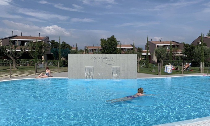 Crociale Apartment | Beautiful apartment for 4 people with WIFI, pool, A/C, TV, terrace, pets allowed and parking