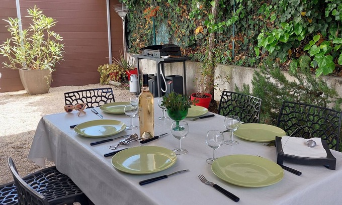 Saint-Cyr-sur-Mer Apartment | Beautiful apartment with wifi in St Cyr sur mer 5 mn walk from the beach