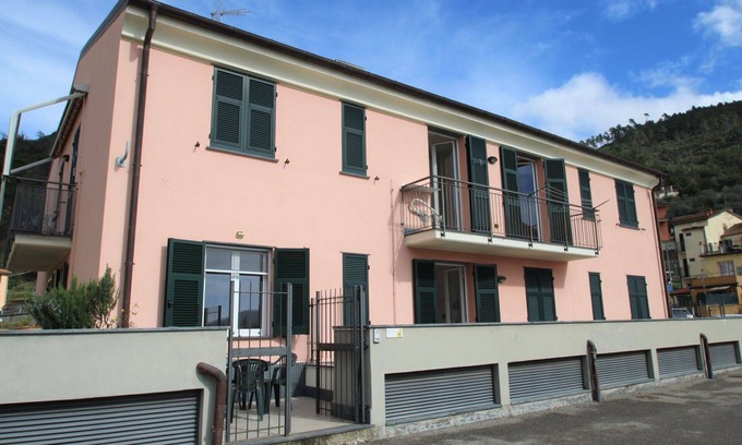 Sestri Levante Apartment | Beautiful apartment for 5 guests with WIFI, TV and terrace