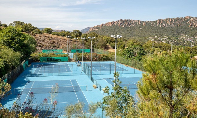 Agay Apartment | Beautiful apartment for 4 guests with WIFI, pool, TV and patio